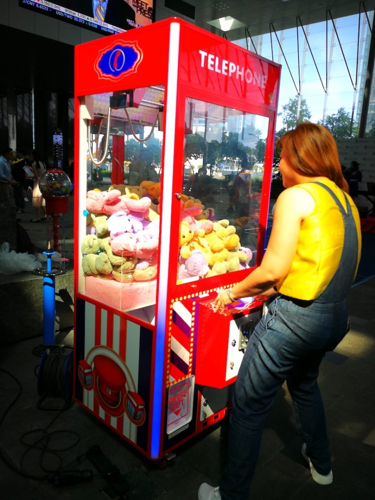 No.1 Claw Machine Rental in Singapore 6