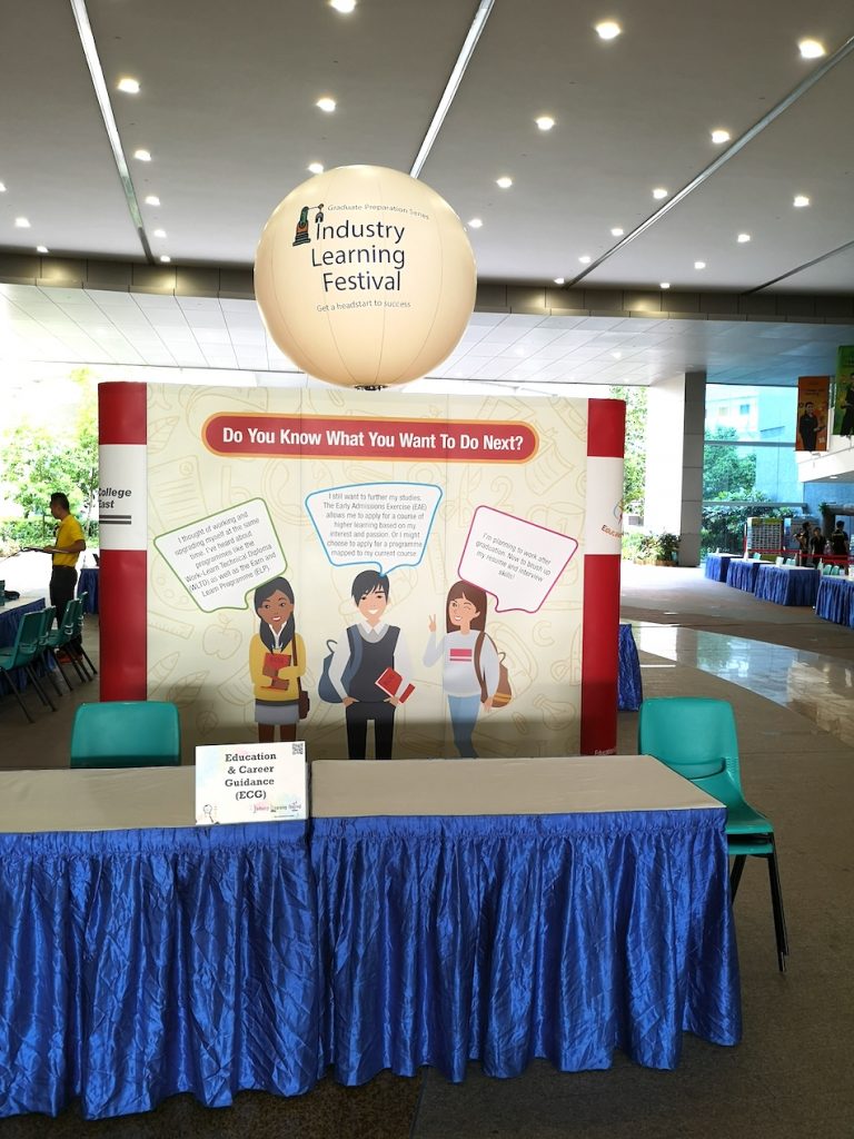 Lighted Tripod Balloon Stand singapore 42