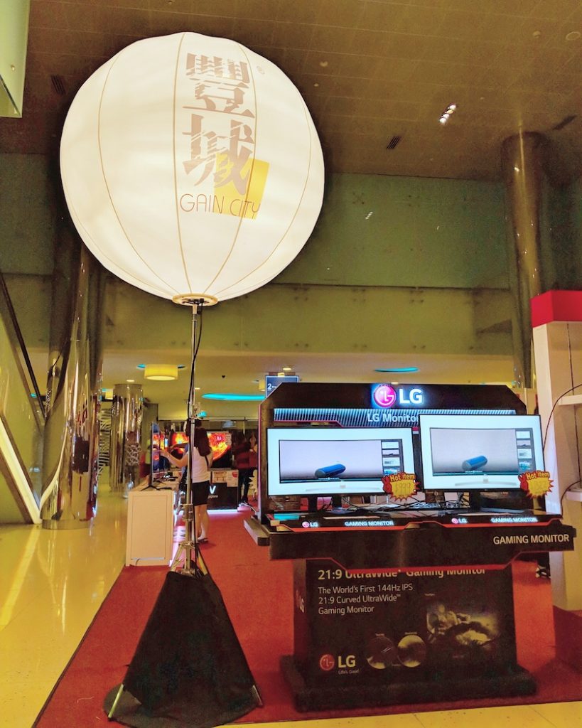 Lighted Tripod Balloon Stand singapore 43