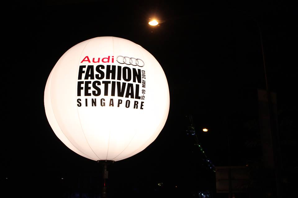 Lighted Tripod Balloon Stand singapore 26