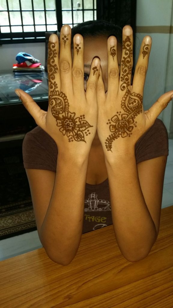 Henna Artist 3