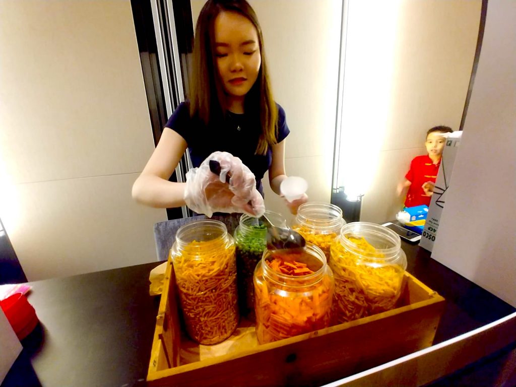 Kacang Puteh Live Station 4