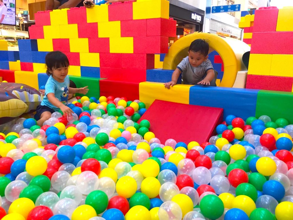 Mega Playground 16 Mega Playground 15