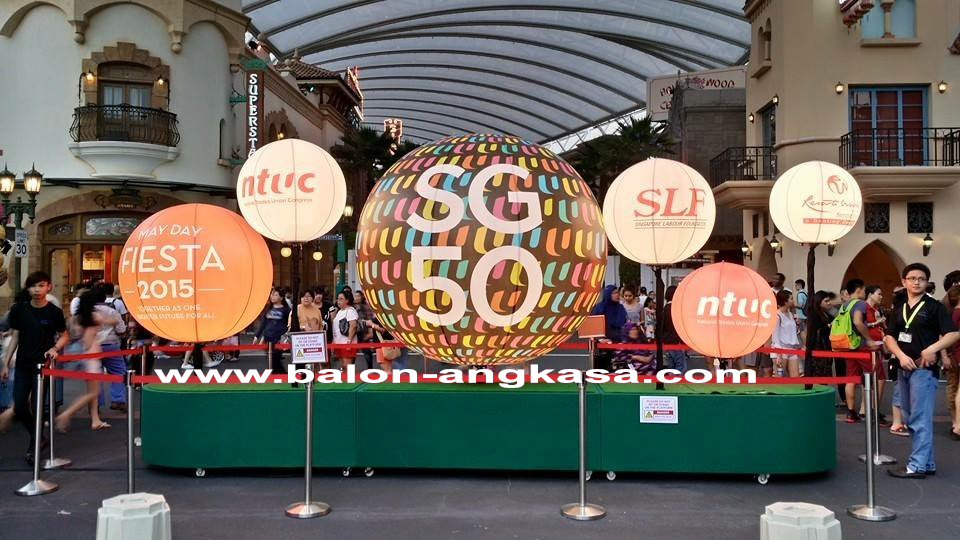 Lighted Tripod Balloon Stand singapore 33