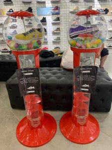 Small Gashapon Machine Rental 1