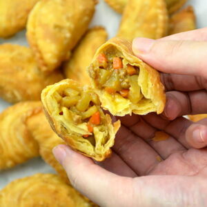 Curry Puff Live Station