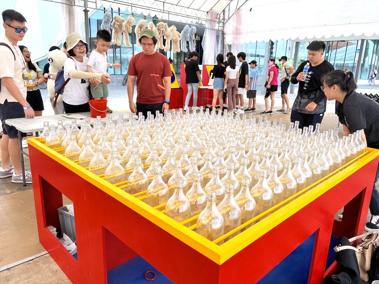 Large Bottles Ring Toss 1 Large Bottles Ring Toss