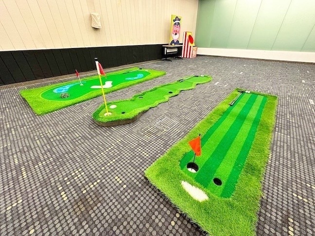 Mini golf putting green rental featured among Carnival Games Singapore options