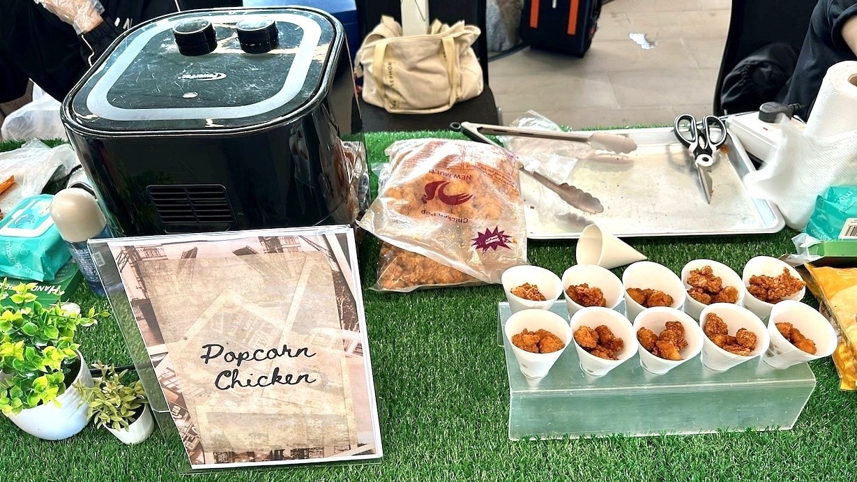 popcorn chicken live food station — Popcorn Chicken Live Food Station